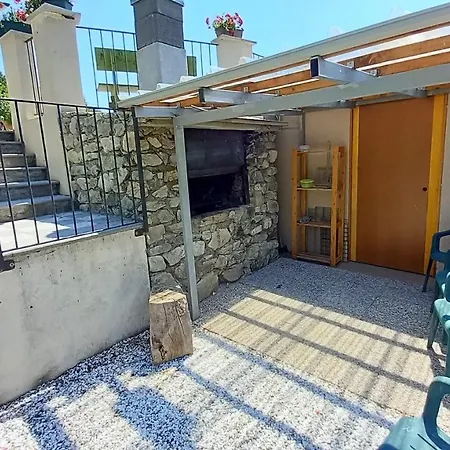 Vallemaira House Casa Belvedere Luce & Sole 10 Posti Letto 펜션 *